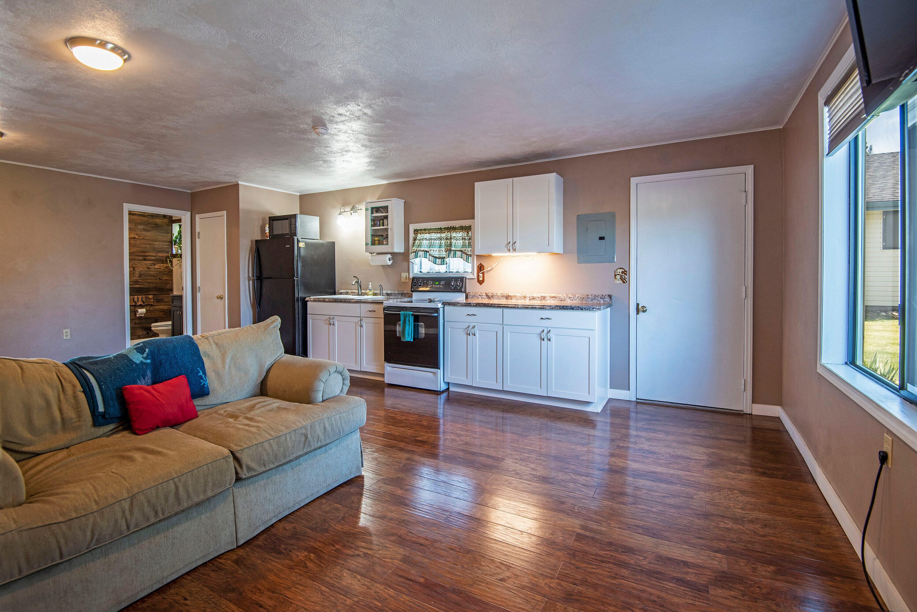 66645 Cascade Way Bend, OR 97703 - Photo 18 of 34 18