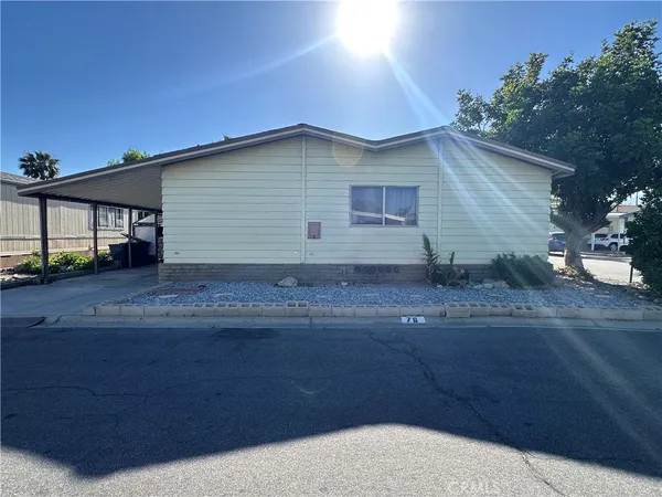 $119,900 | 929 East Foothill Boulevard, Upland, CA 91786