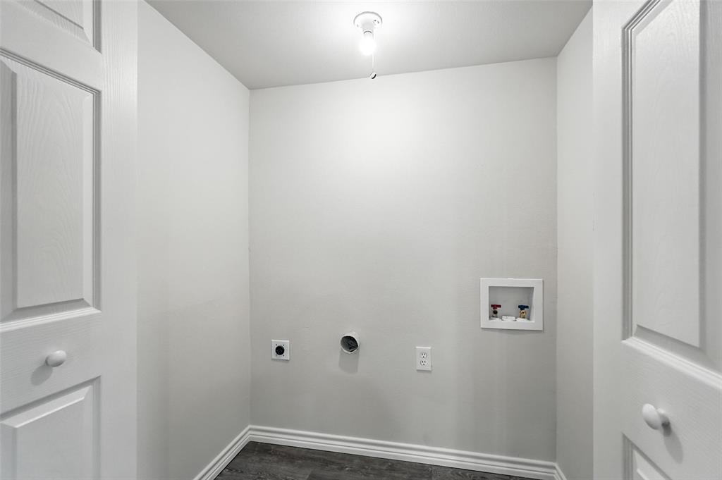 4613 Tarry Drive Garland, TX 75043 - Photo 24 of 38 a view of small space