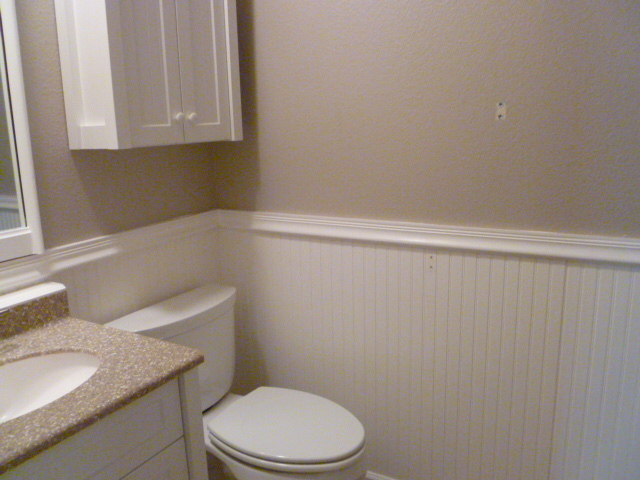 16753 Power Line Road Redding, CA 96001 - Photo 4 of 7 Guest bath
