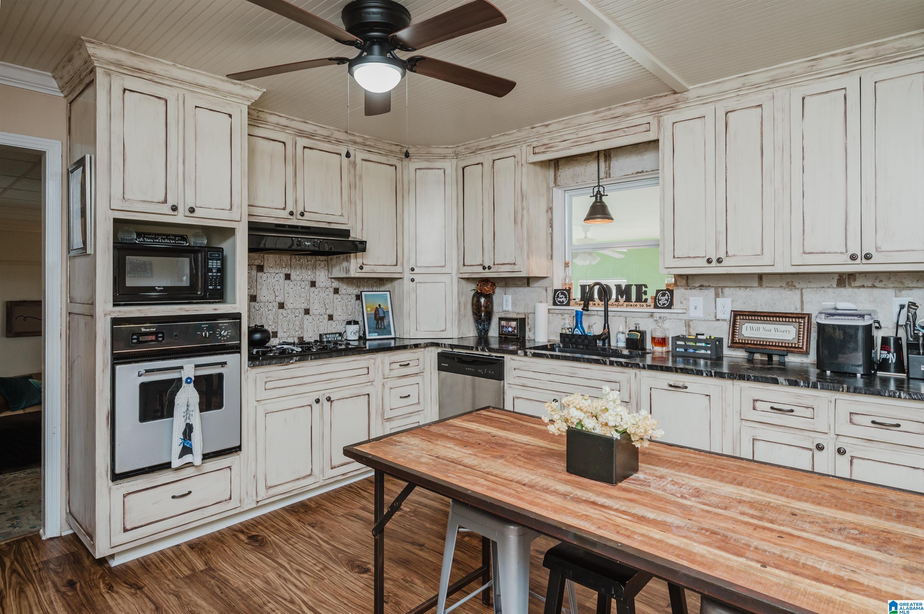 515 Nail Road Kimberly, AL 35091 - Photo 7 of 56