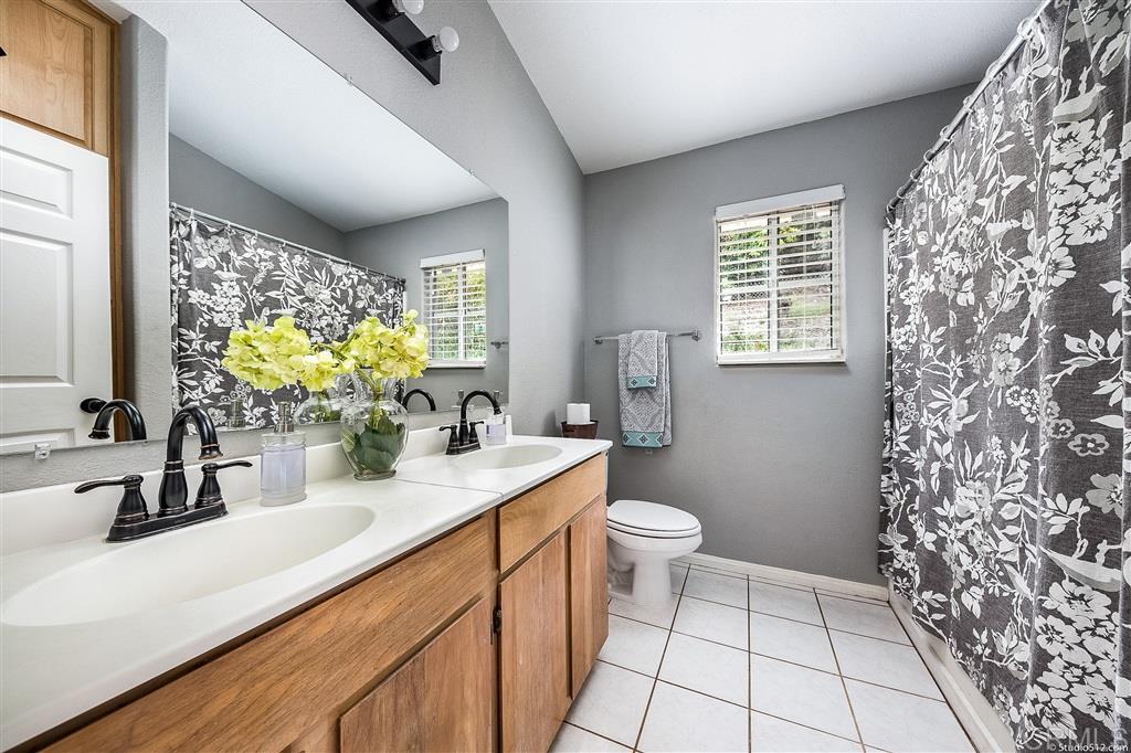33230 Lilac Road Valley Center, CA 92082 - Photo 8 of 24