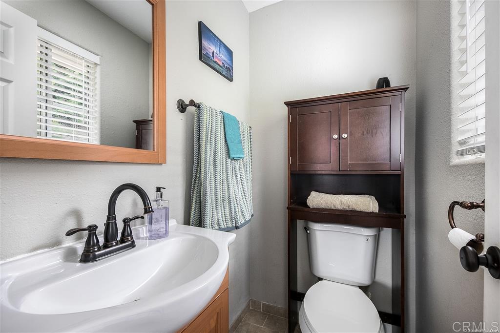 33230 Lilac Road Valley Center, CA 92082 - Photo 10 of 24