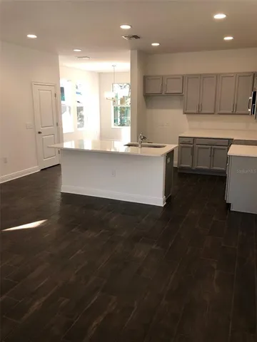 $3,100 | 310 East Ford Street, Tampa, FL 33604