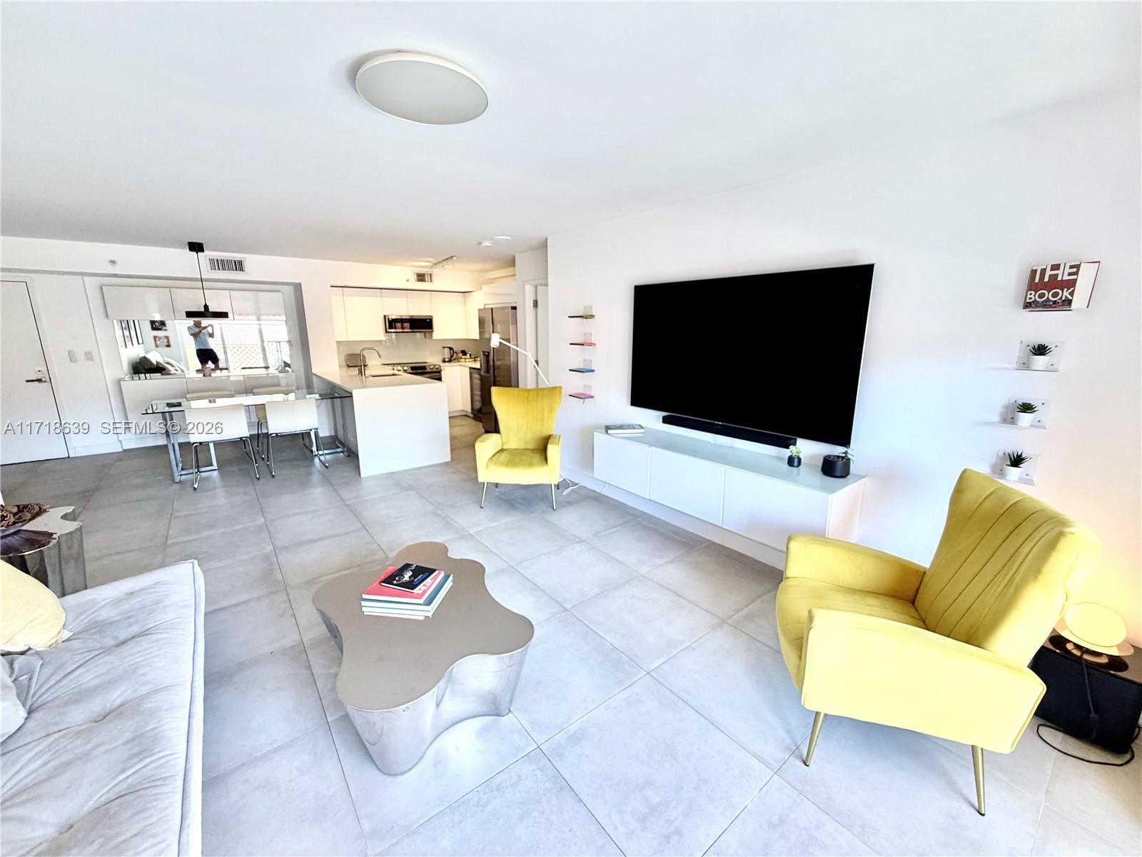 90 Alton Road, Unit 303 Miami Beach, FL 33139 - Photo 1 of 11 Gallery Image 1