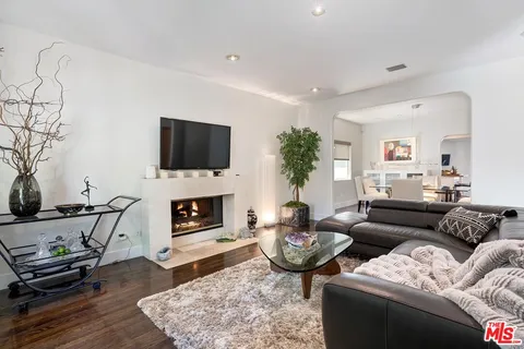 $2,689,000 | 453 North Alfred Street, Los Angeles, CA 90048