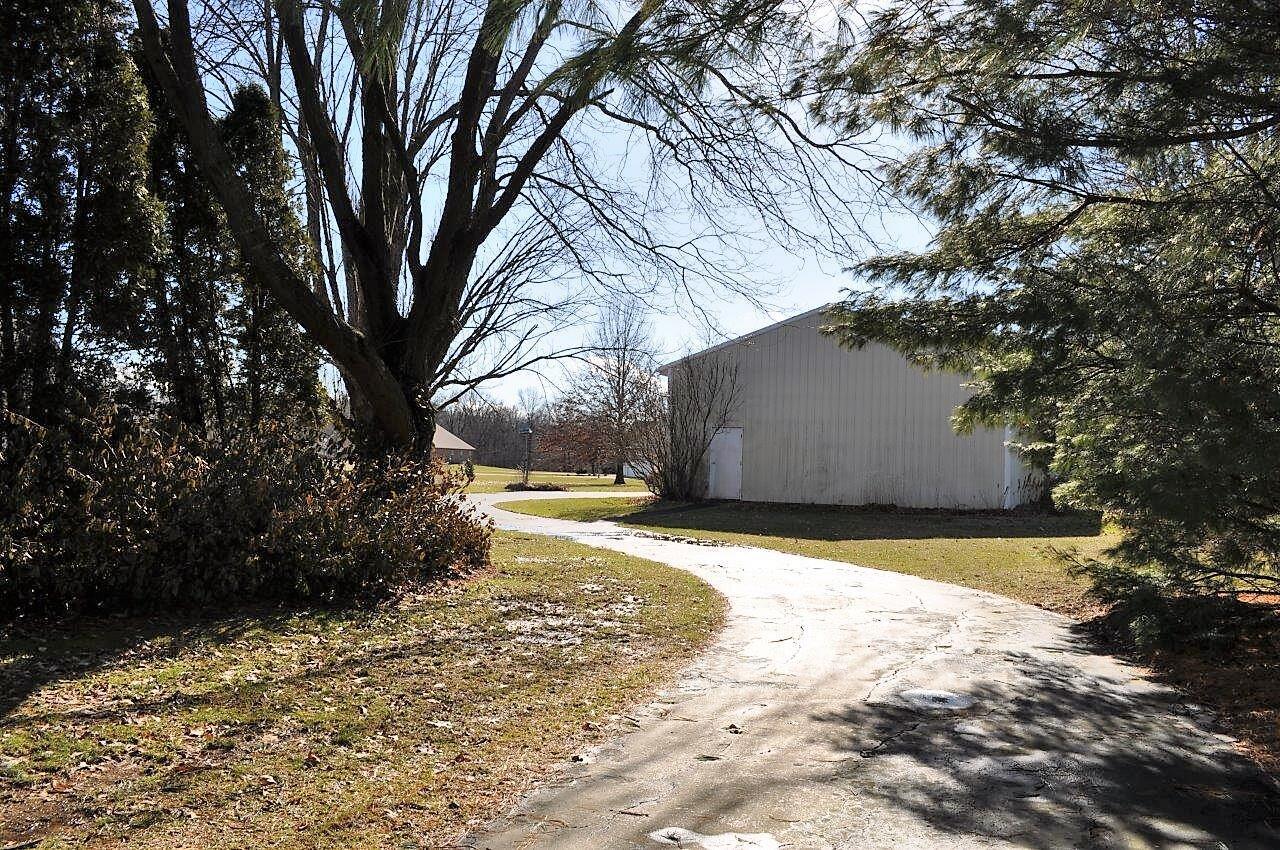 271 Holder Road Baltimore, OH 43105 - Photo 57 of 66 Driveway to Outbuilding - 271 Holder Road NW, Baltimore, OH 43105
