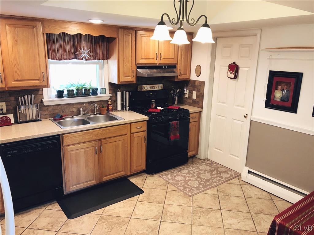 2015 Kensington Road Bethlehem, PA 18018 - Photo 9 of 23 Gallery Image 9