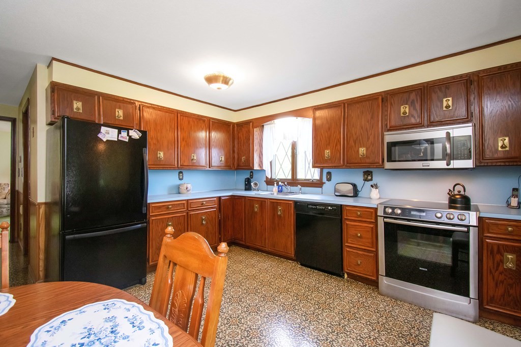 63 Cote Road Monson, MA 01057 - Photo 11 of 32