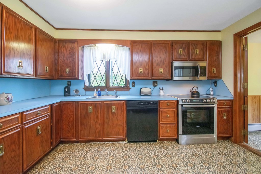 63 Cote Road Monson, MA 01057 - Photo 12 of 32