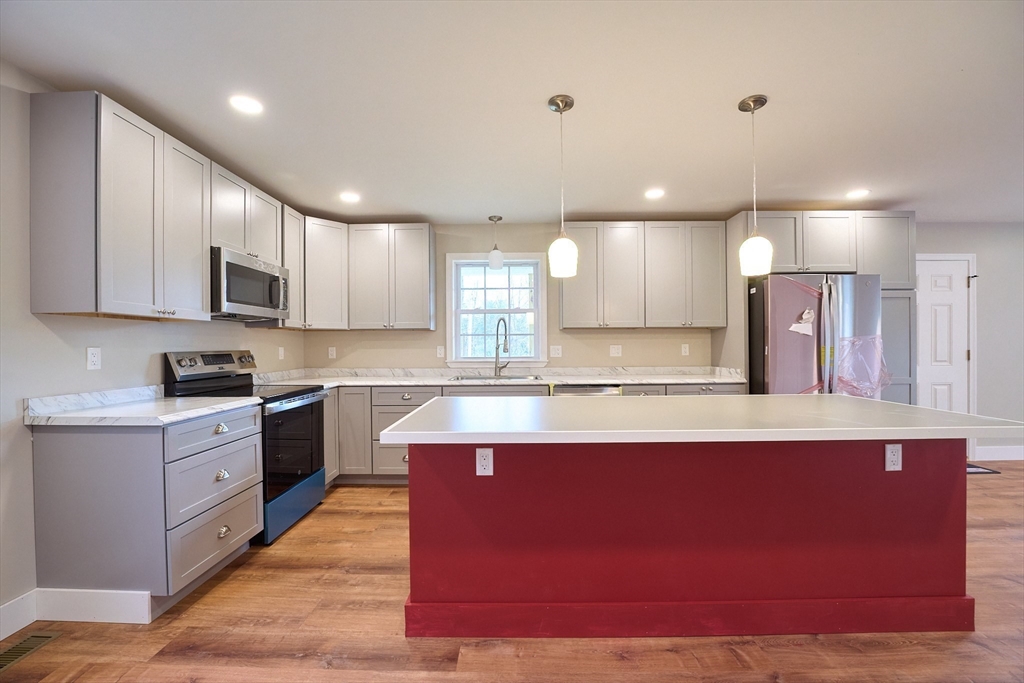 11 Farmhouse Road Chesterfield, MA 01012 - Photo 4 of 40