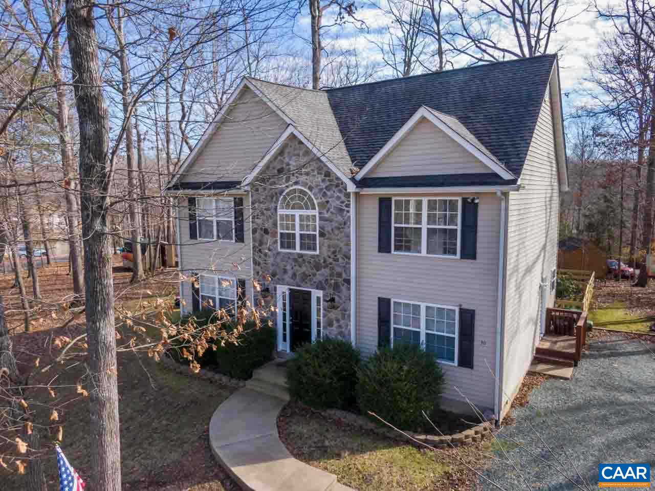 30 Amethyst Road Palmyra, VA 22963 - Photo 36 of 37 a front view of a house with garden