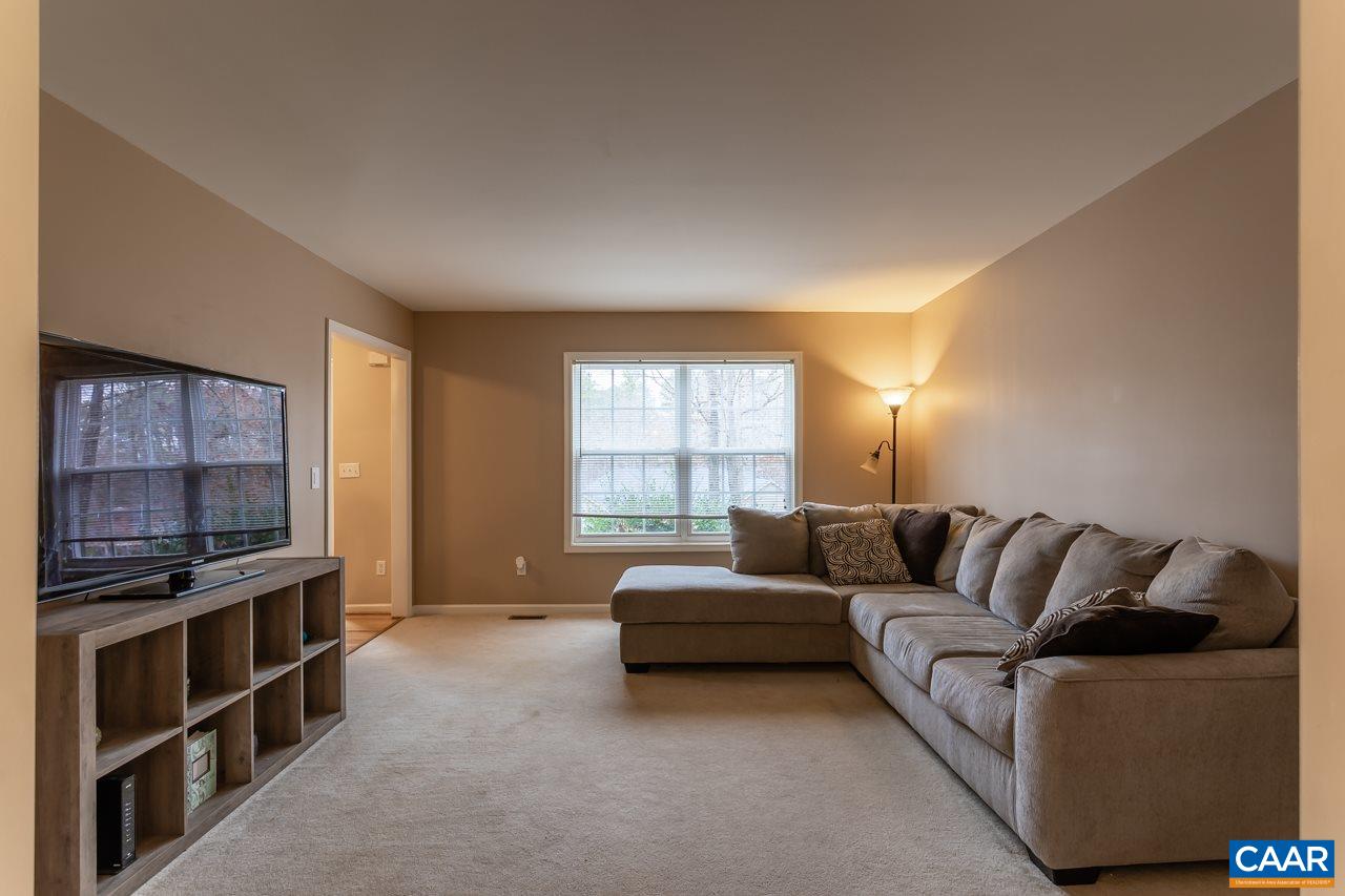 30 Amethyst Road Palmyra, VA 22963 - Photo 6 of 37 a living room with furniture and a window