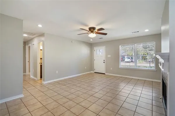 $1,600 | 1010 Elmer Street, Mandeville, LA 70448