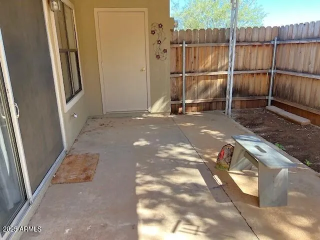 a view of backyard of the house