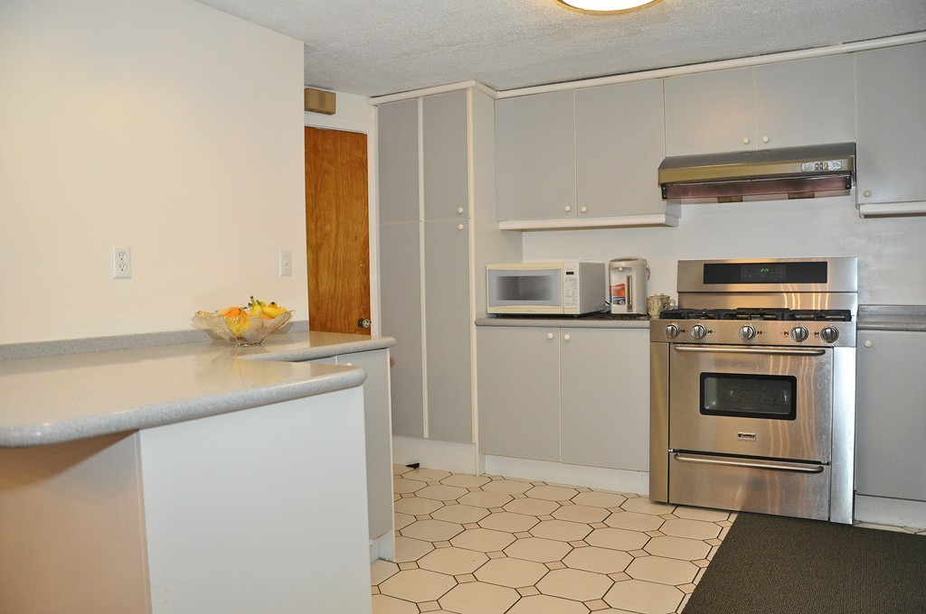 27 Nancy Road Milton, MA 02186 - Photo 5 of 21 Gallery Image 5