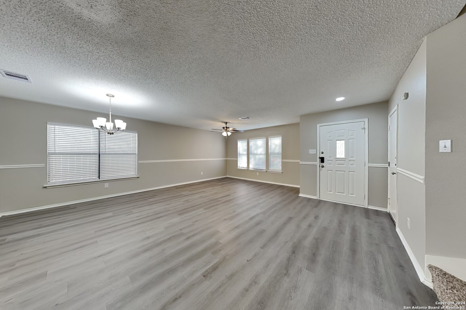 423 Irongate Ridge San Antonio, TX 78253 - Photo 4 of 26