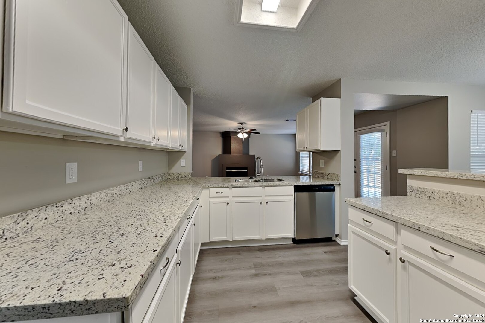 423 Irongate Ridge San Antonio, TX 78253 - Photo 8 of 26