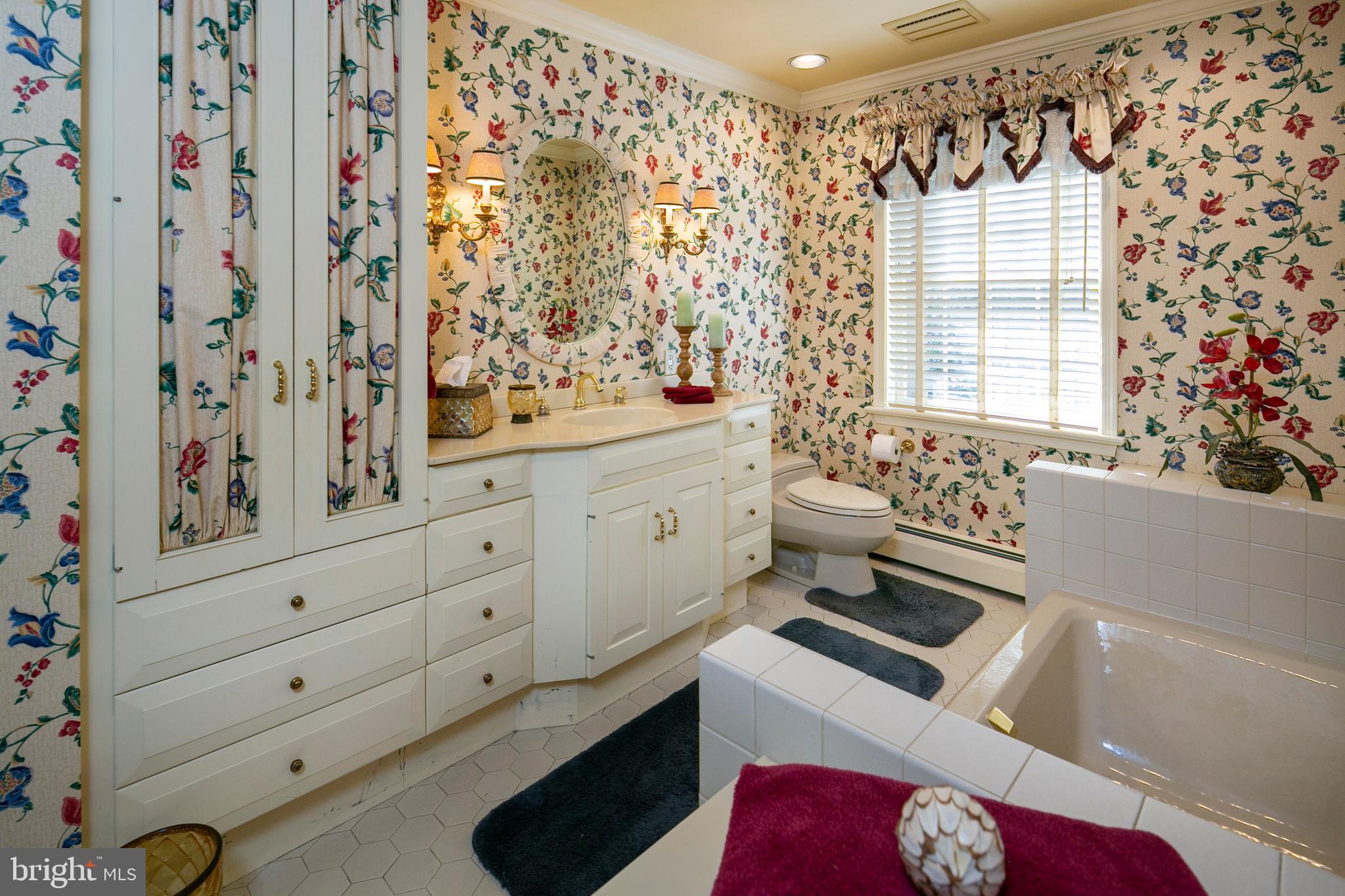 1605 Amity Road Rydal, PA 19046 - Photo 23 of 35 Primary Full Bath