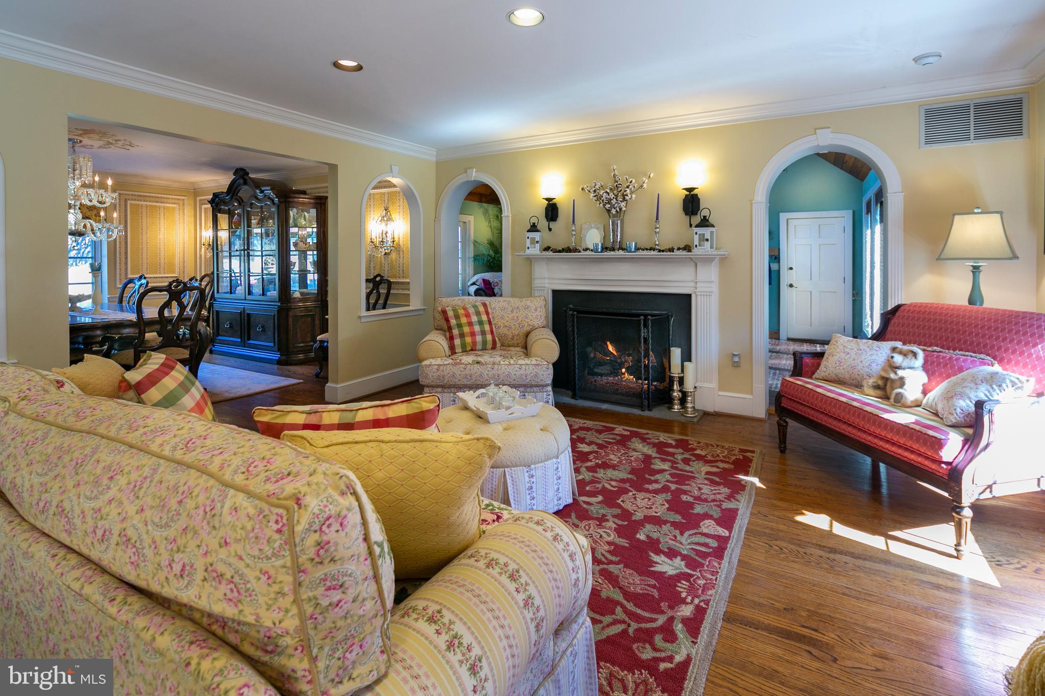 1605 Amity Road Rydal, PA 19046 - Photo 6 of 35 Living Room