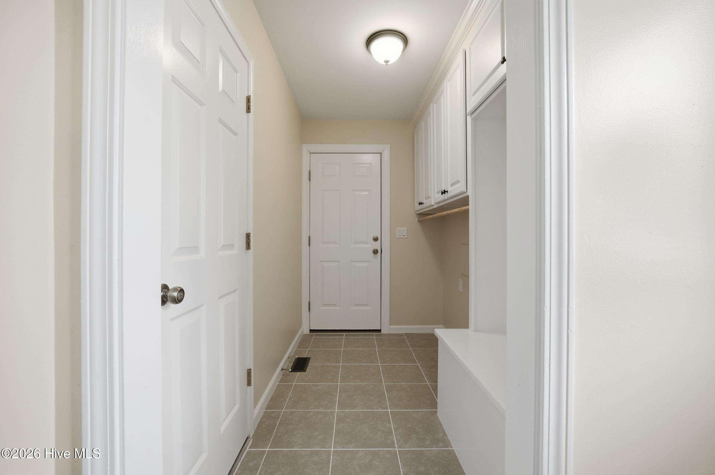1143 Harvey Point Road Hertford, NC 27944 - Photo 22 of 36 Mudroom