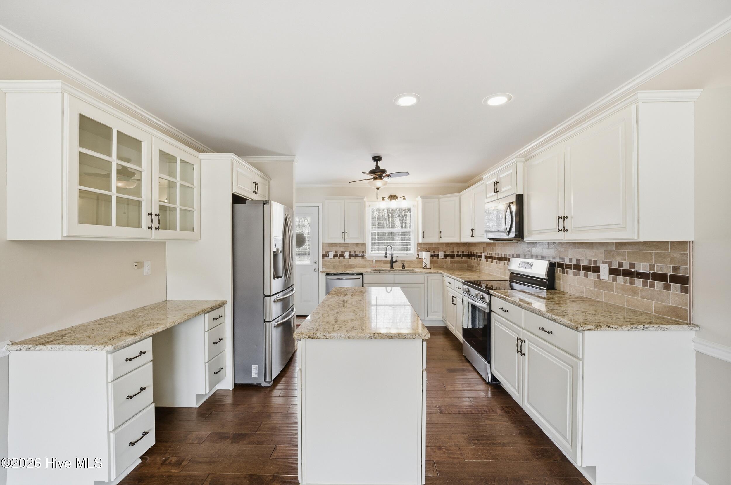 1143 Harvey Point Road Hertford, NC 27944 - Photo 6 of 36 Kitchen