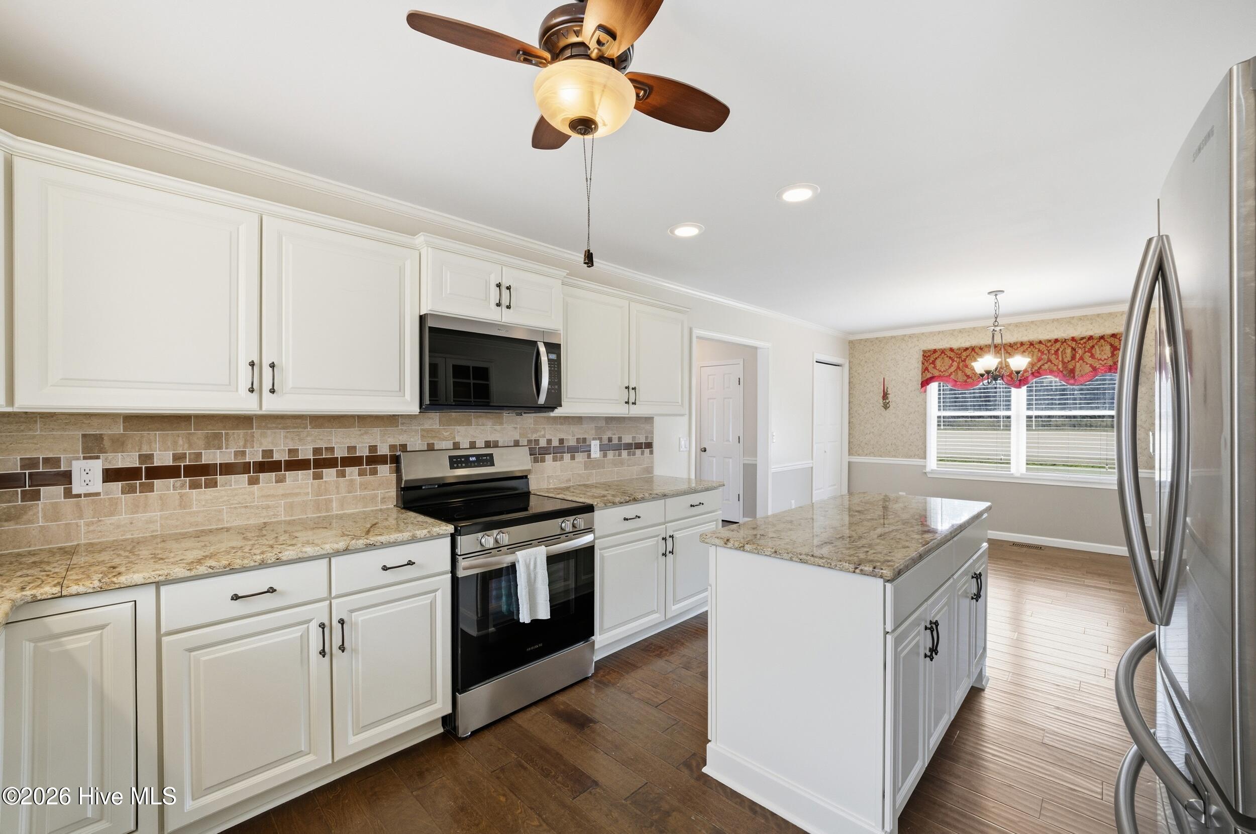 1143 Harvey Point Road Hertford, NC 27944 - Photo 8 of 36 Kitchen