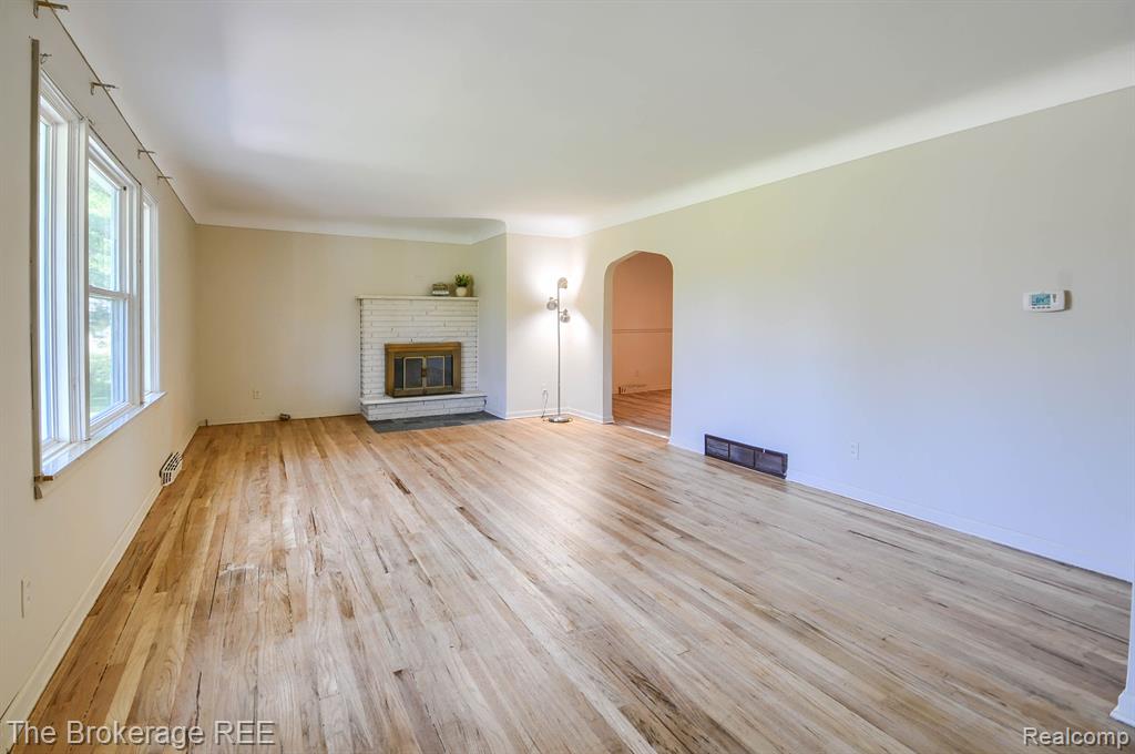 8281 Torrey Road Grand Blanc, MI 48439 - Photo 8 of 35 Gallery Image 8