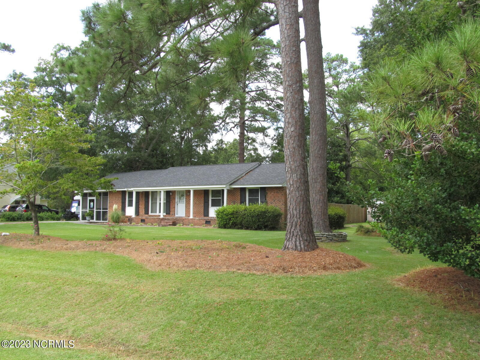 607 Robin Road Morehead City, NC 28557 - Photo 7 of 34 Corner lot