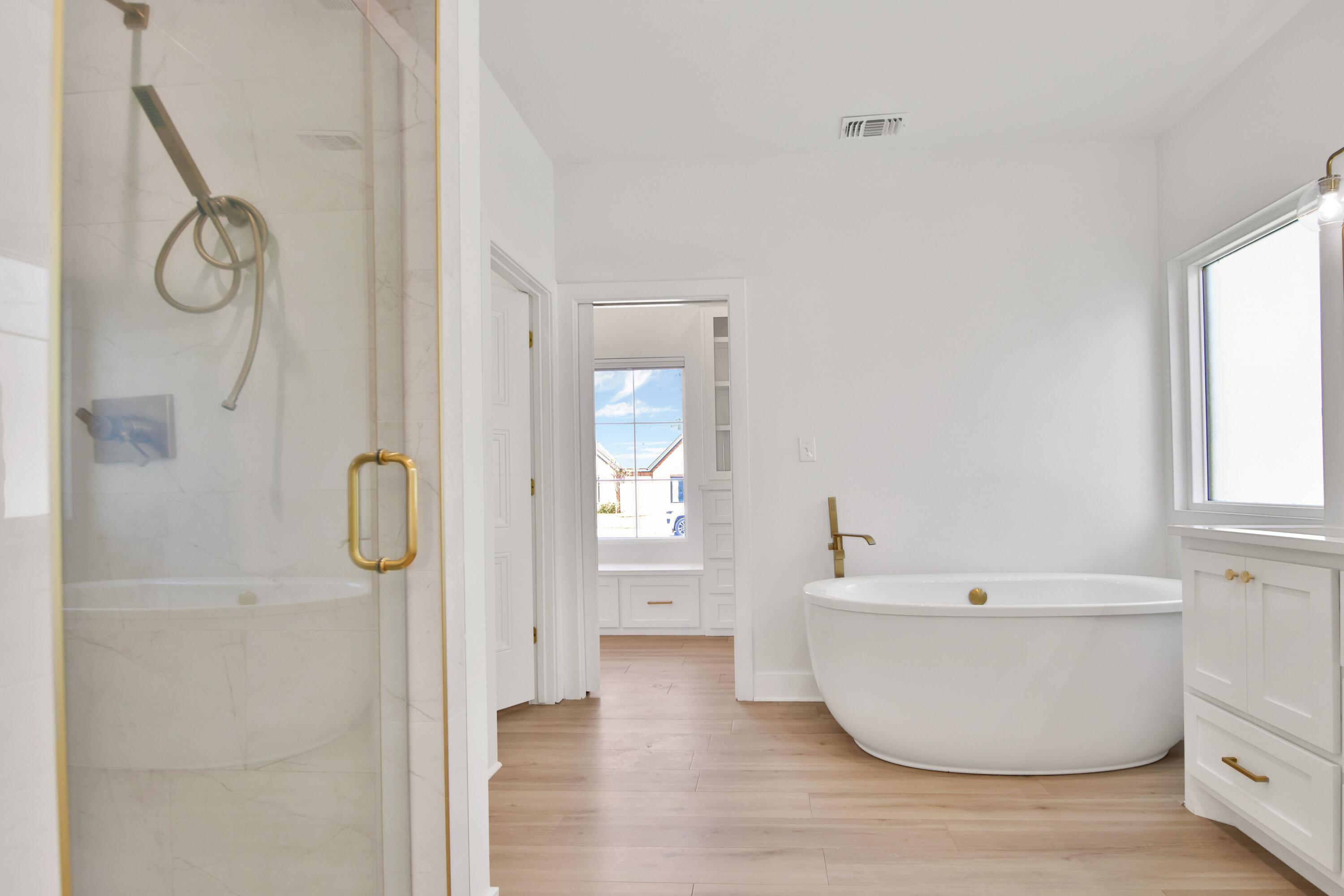 3713 142nd Street Lubbock, TX 79423 - Photo 19 of 34 3713masterbath2