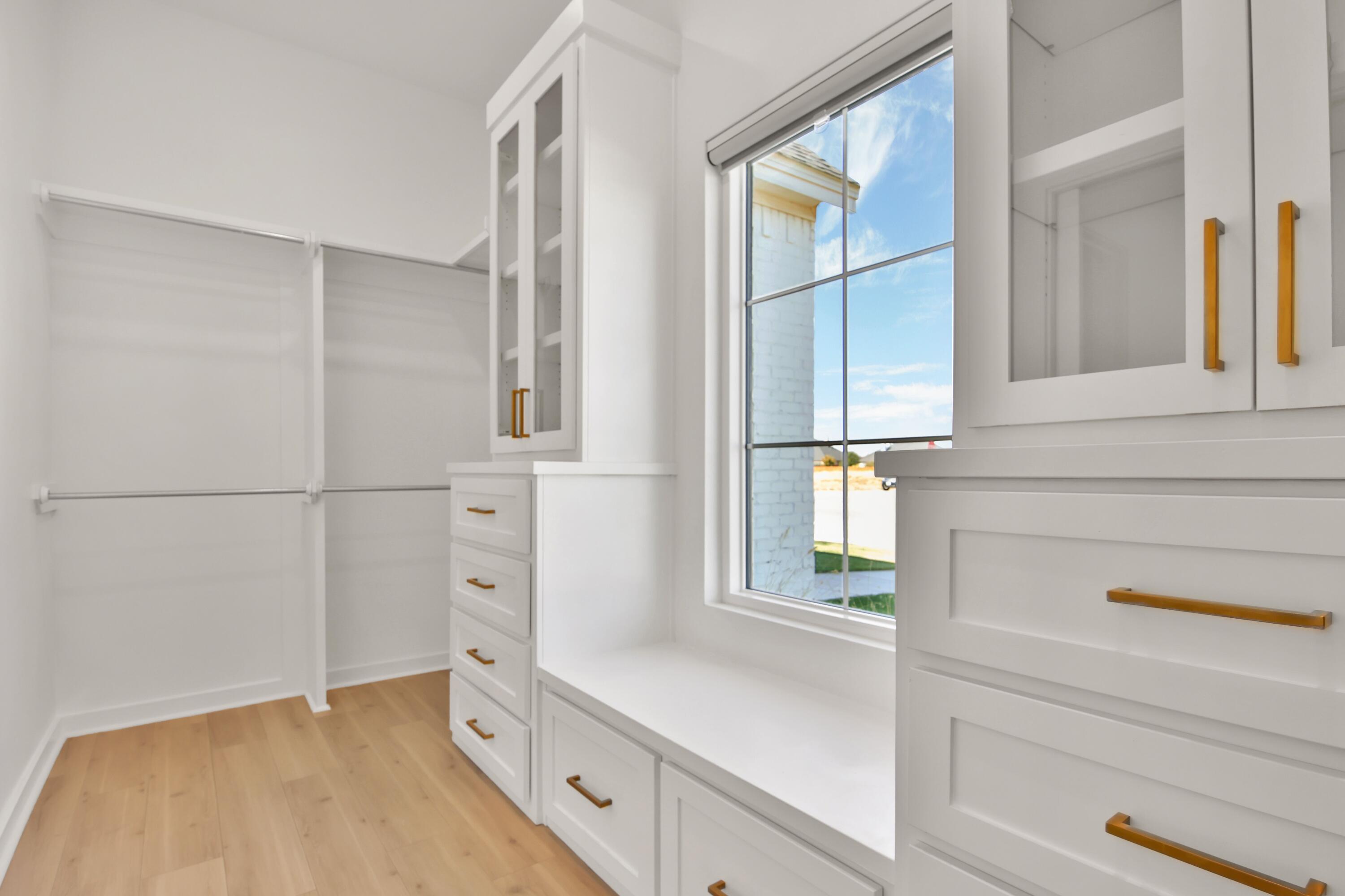 3713 142nd Street Lubbock, TX 79423 - Photo 22 of 34 3713mastercloset