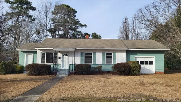 a house view with a outdoor space