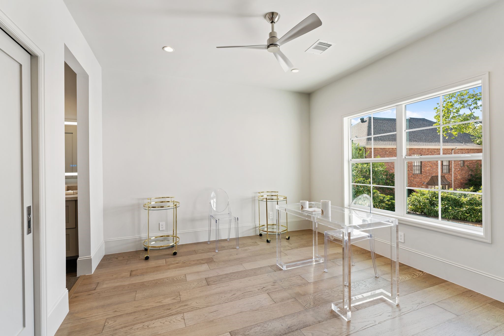 6012 Riverview Way Houston, TX 77057 - Photo 40 of 50 a view of an empty room with a window