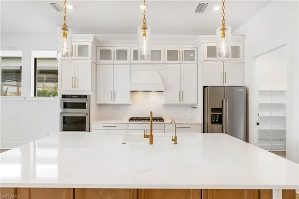 $1,690,000 | 9560 Caymas Terrace, Naples, FL 34114