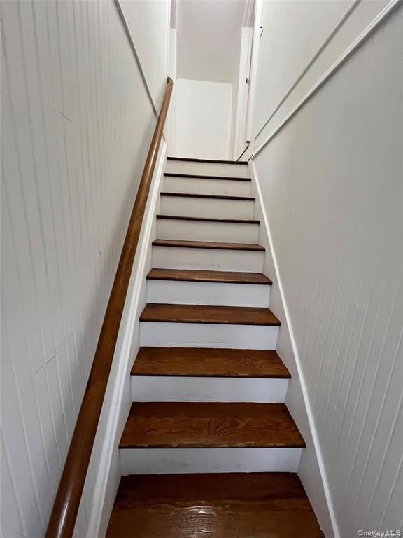 493 Munsell Road East Patchogue, NY 11772 - Photo 7 of 14