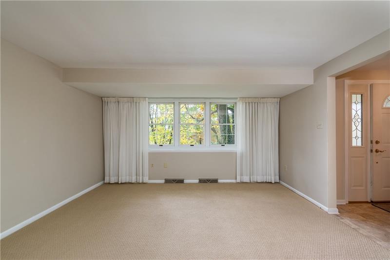 3890 Anderson Road Gibsonia, PA 15044 - Photo 5 of 25 Formal Living Room with new carpeting.