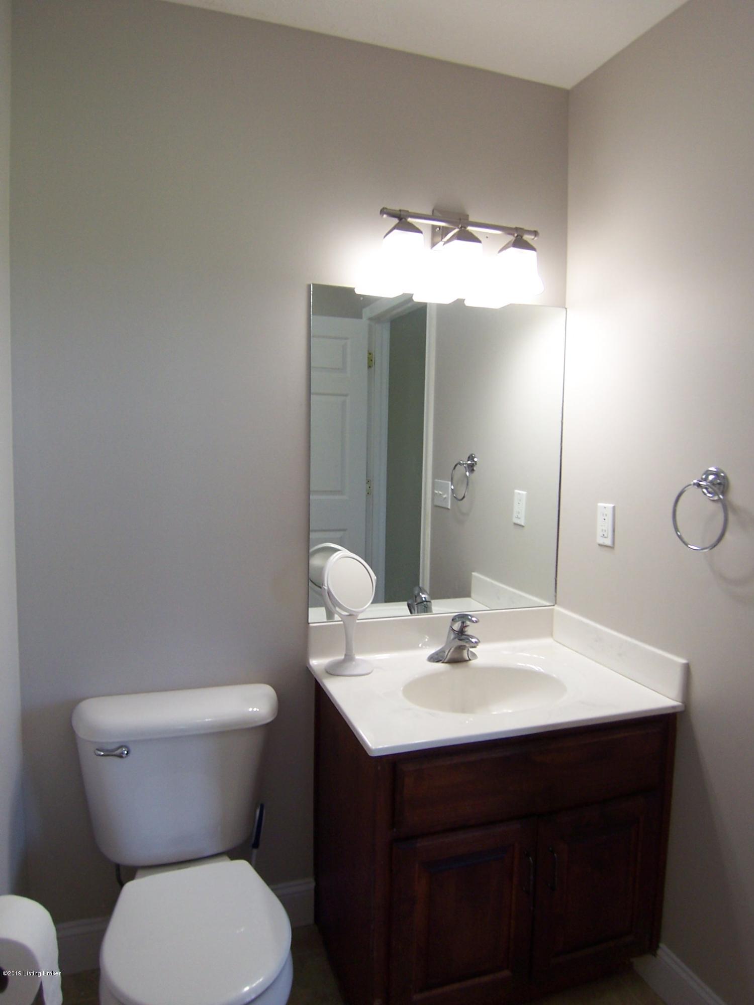 256 Pinkston Road Bardstown, KY 40004 - Photo 27 of 41 Powder Room