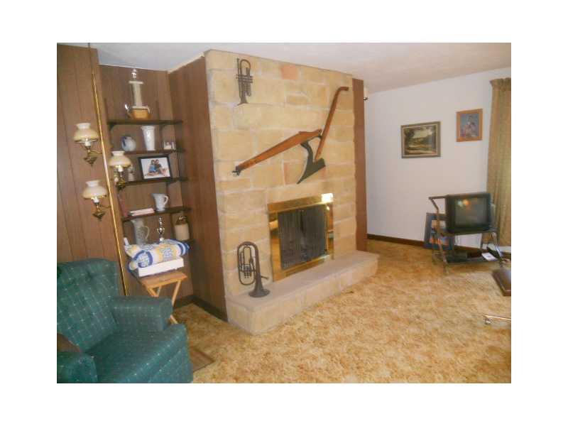 94 Cash Day Road Prosperity, PA 15329 - Photo 7 of 17 Family Room.