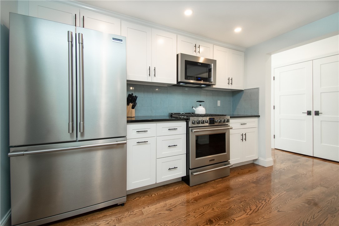 58 Collins Street Bristol, RI 02809 - Photo 10 of 37 Kitchen