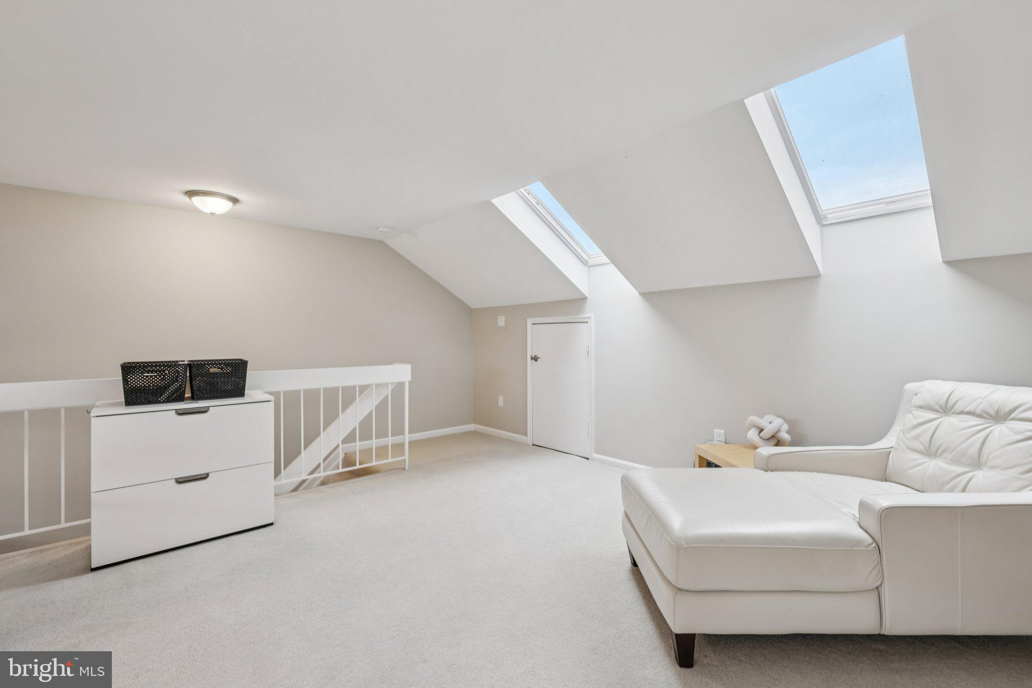 11 Old Forge Garth Sparks Glencoe, MD 21152 - Photo 20 of 39 a living room with furniture and white walls
