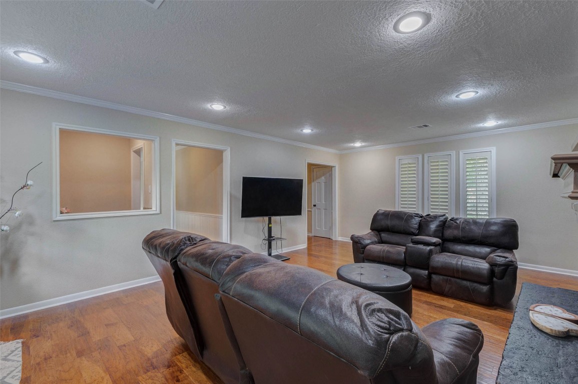 6710 Falling Waters Drive Spring, TX 77379 - Photo 15 of 45