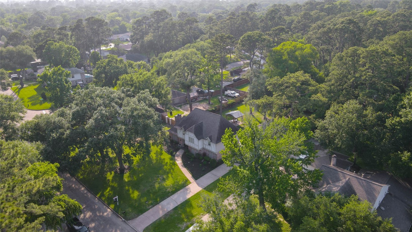6710 Falling Waters Drive Spring, TX 77379 - Photo 5 of 45
