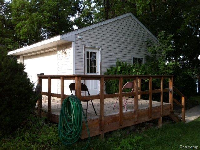 5958 Bullard Road Fenton, MI 48430 - Photo 3 of 15 deck