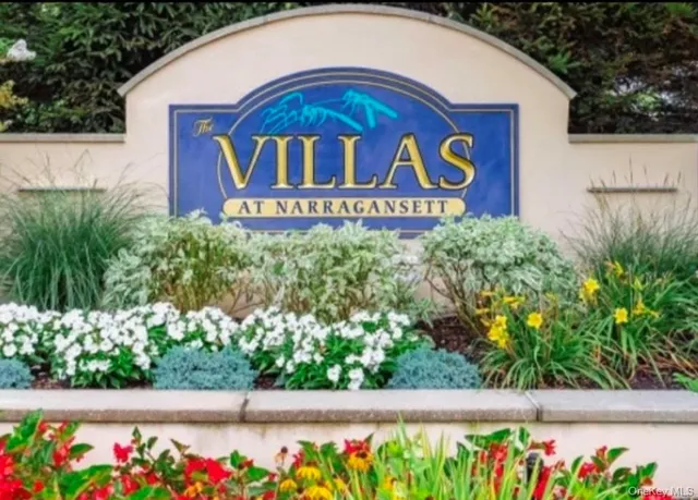 $569,000 | 816 Narragansett Villas Drive, Unit 816, Lindenhurst, NY 11757