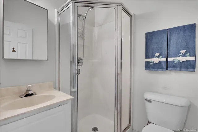 $569,000 | 816 Narragansett Villas Drive, Unit 816, Lindenhurst, NY 11757