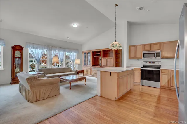 $569,000 | 816 Narragansett Villas Drive, Unit 816, Lindenhurst, NY 11757