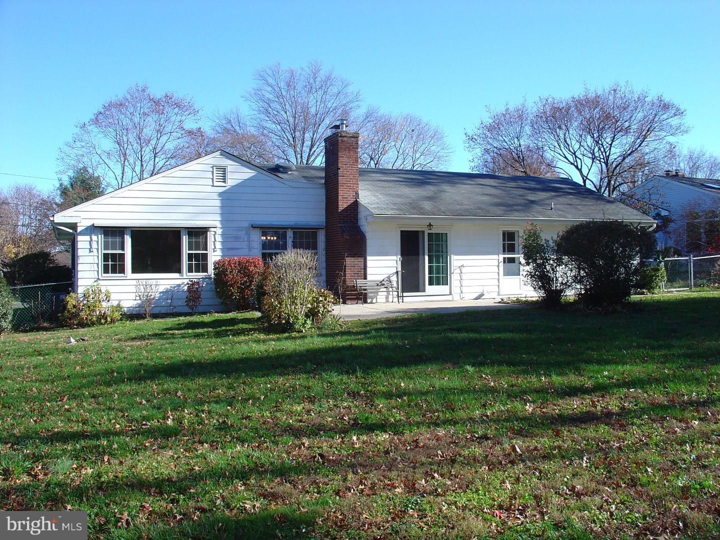 5 Farm Road Ewing, NJ 08638 - Photo 2 of 19 Exterior Back