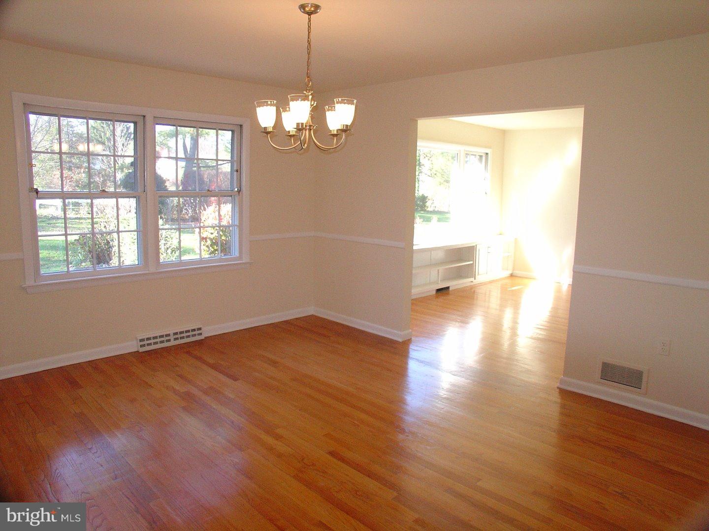 5 Farm Road Ewing, NJ 08638 - Photo 11 of 19 Dining Room