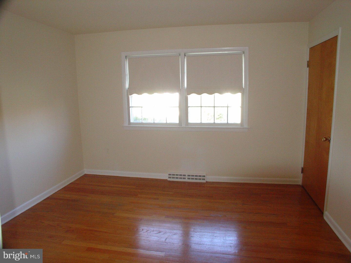 5 Farm Road Ewing, NJ 08638 - Photo 18 of 19 Bedroom 3