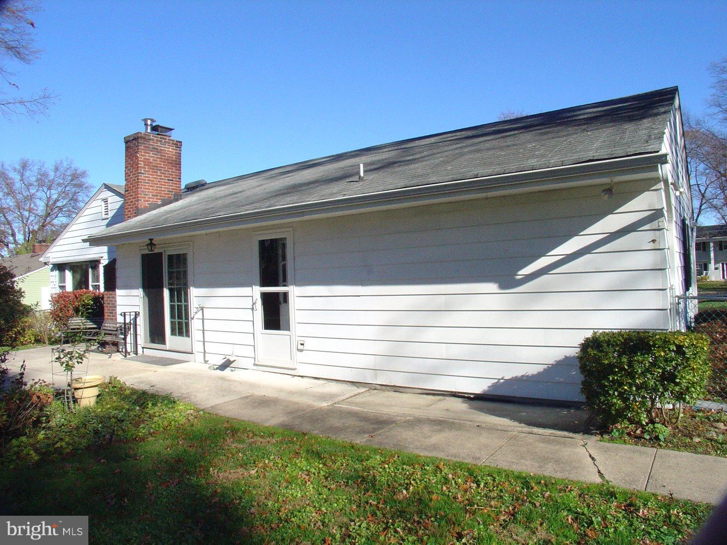 5 Farm Road Ewing, NJ 08638 - Photo 3 of 19 Exterior Side